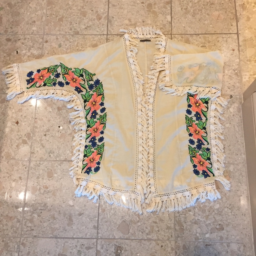 Fringe Flower Wrap with Embroidery Flowers